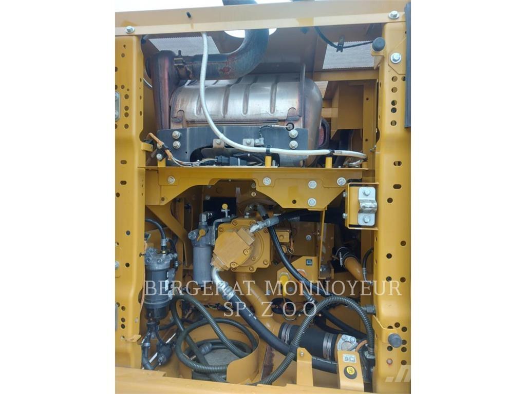 CAT 323 Escavadeiras de esteiras