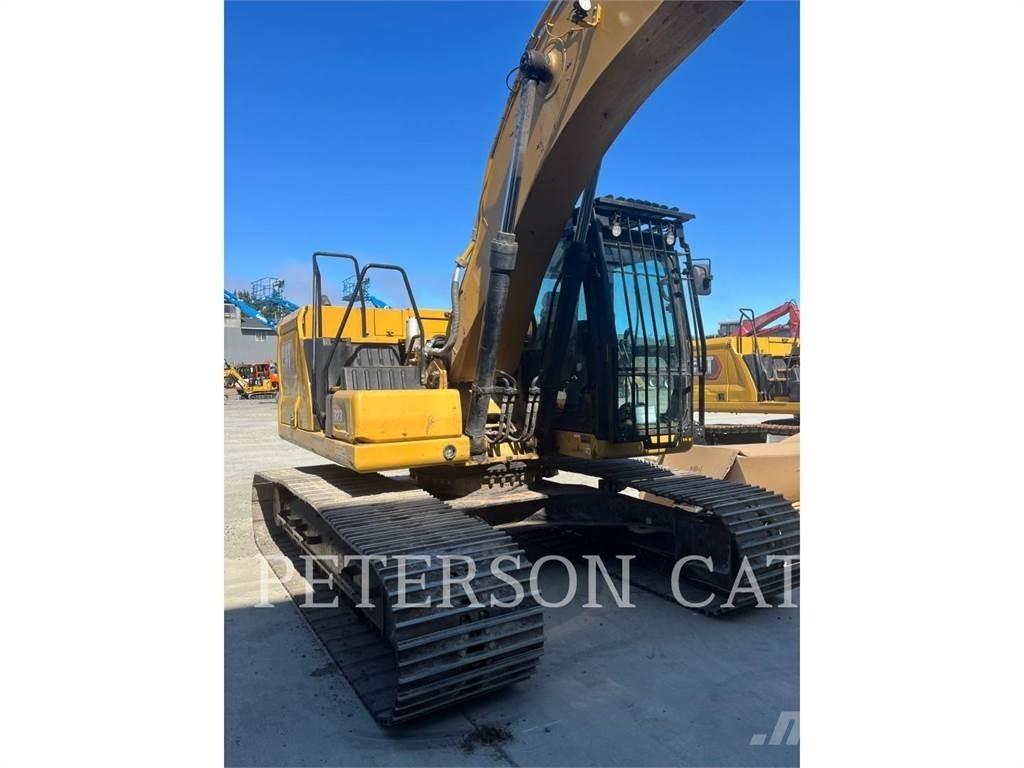 CAT 323 Escavadeiras de esteiras