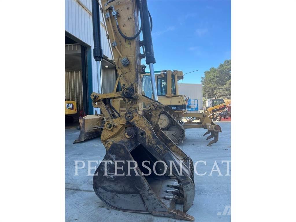 CAT 323 Escavadeiras de esteiras