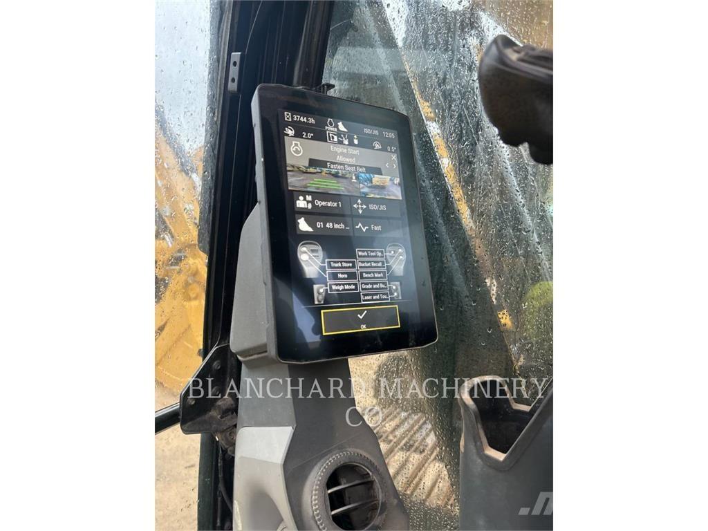 CAT 323 Escavadeiras de esteiras