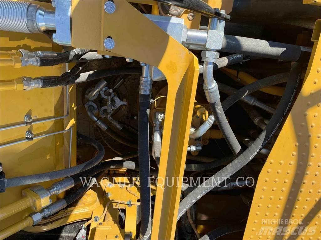 CAT 323 Escavadeiras de esteiras