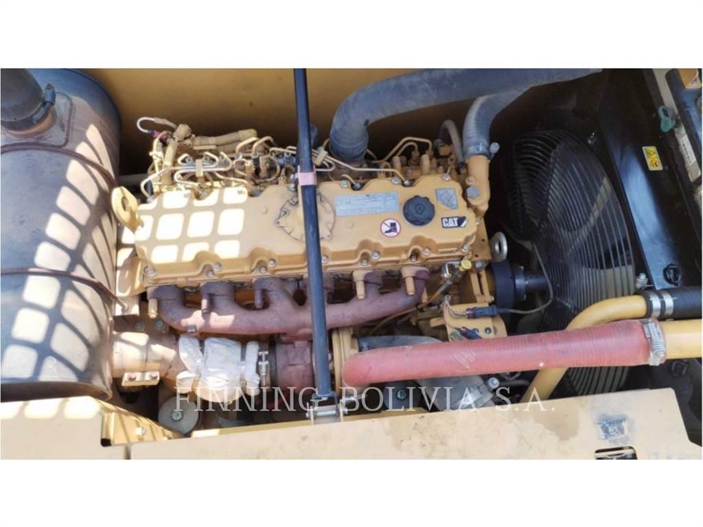 CAT 323D2L Escavadeiras de esteiras