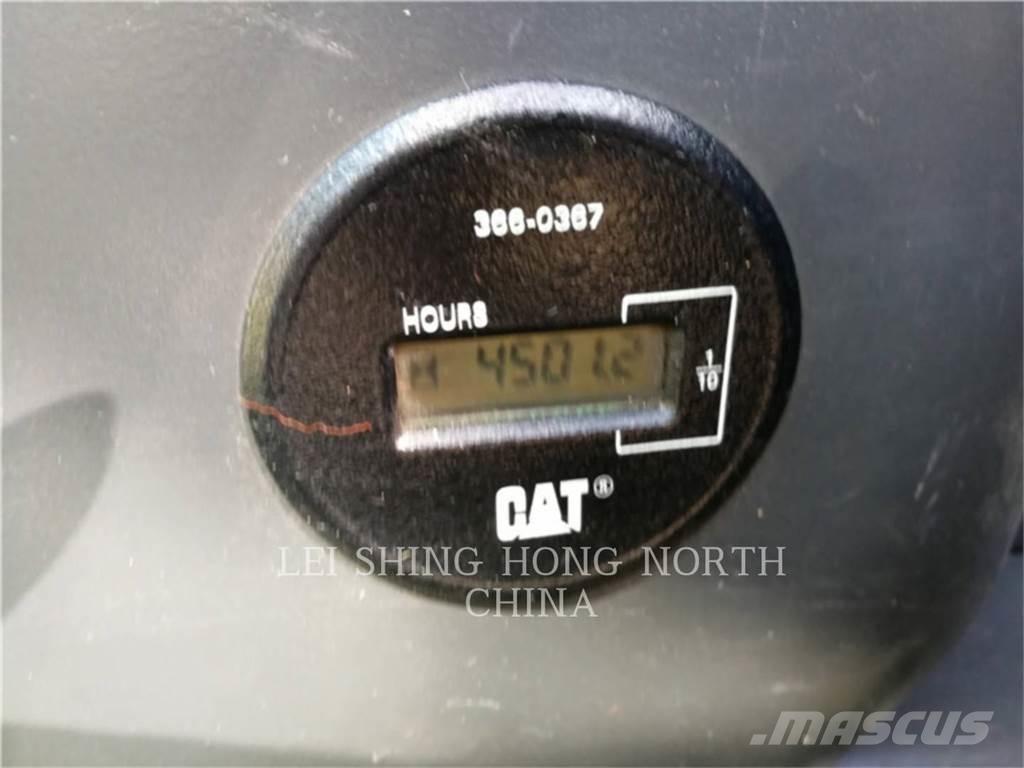 CAT 323D2L Escavadeiras de esteiras