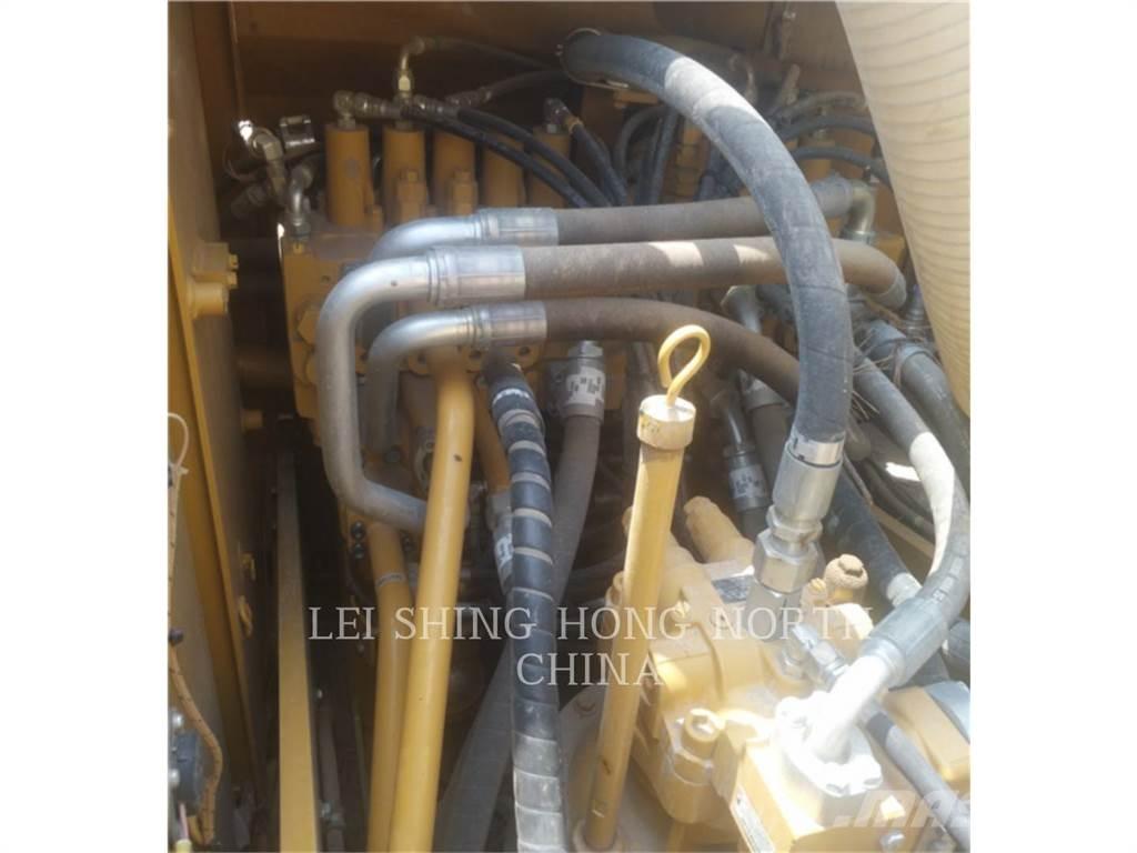 CAT 323D2L Escavadeiras de esteiras