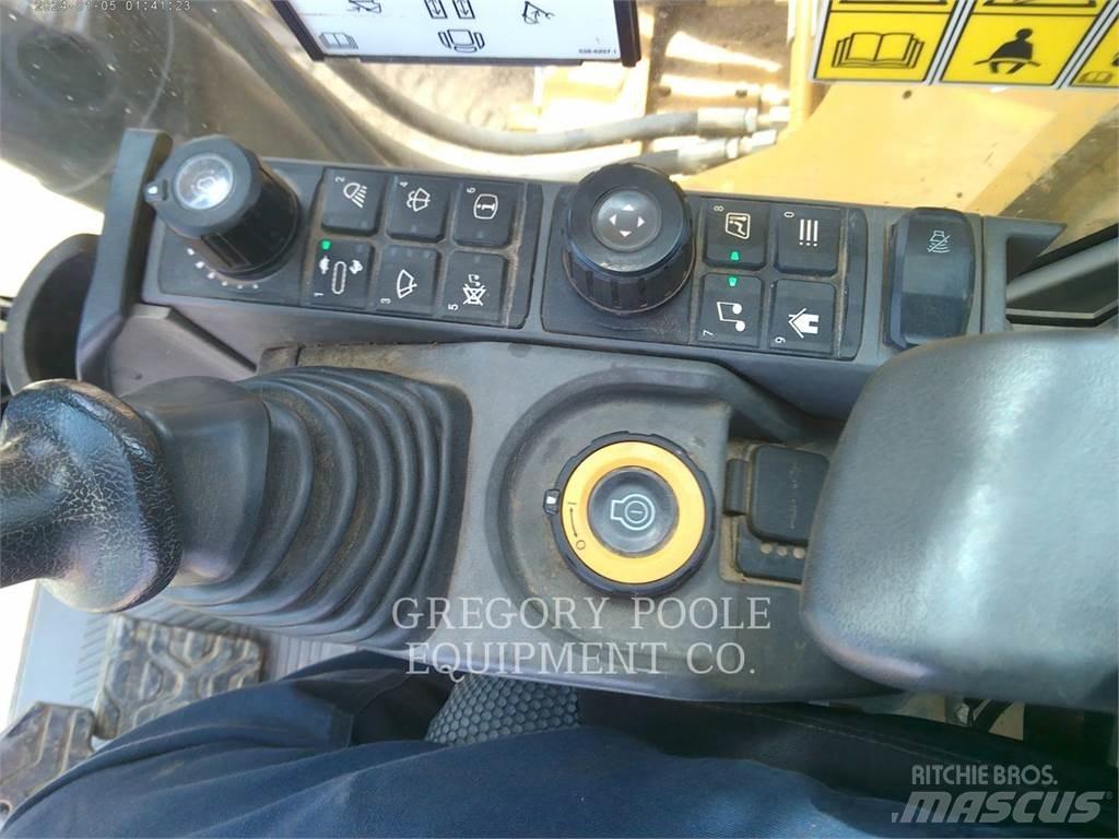 CAT 33007 Escavadeiras de esteiras