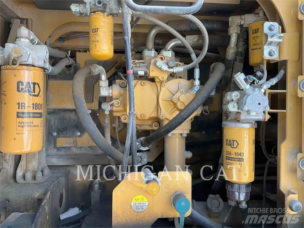 CAT 349FL + Escavadeiras de esteiras