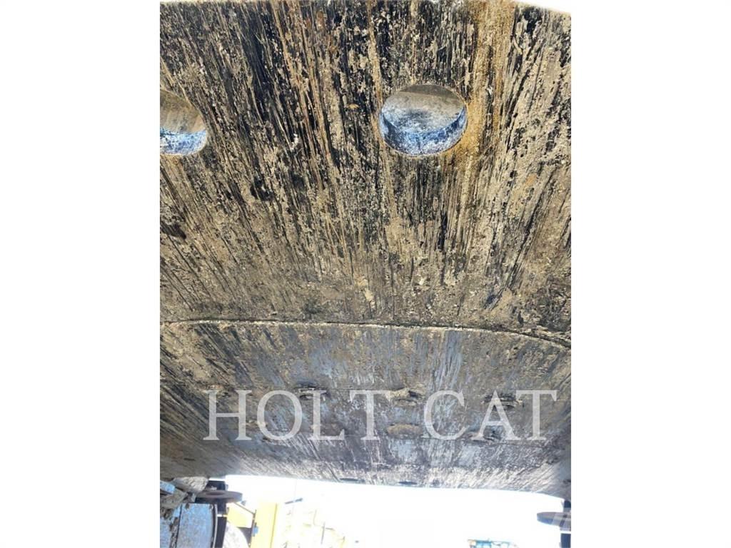 CAT 374 Escavadeiras de esteiras