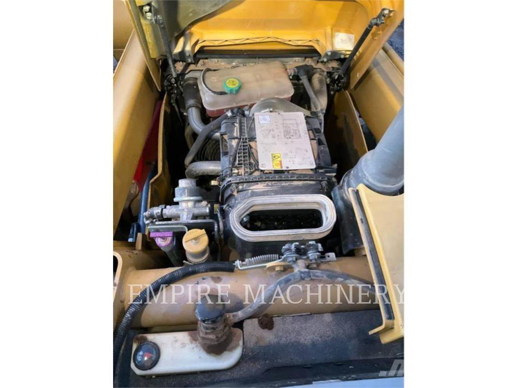 CAT 415F2 IL Carregadeiras de rodas