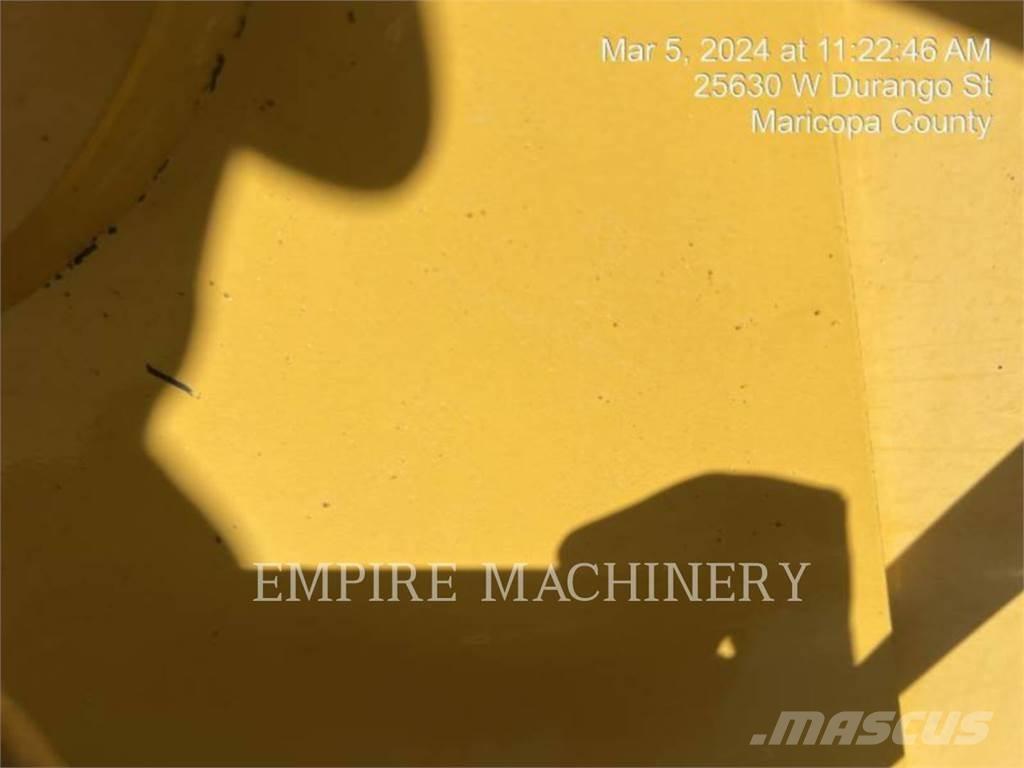 CAT 415F2 IL Carregadeiras de rodas