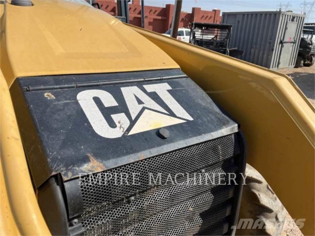 CAT 415F2 IL Carregadeiras de rodas