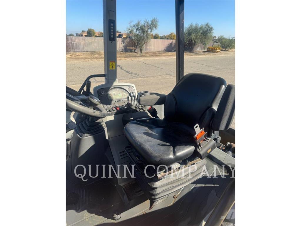 CAT 415F2 IL Retroescavadeiras