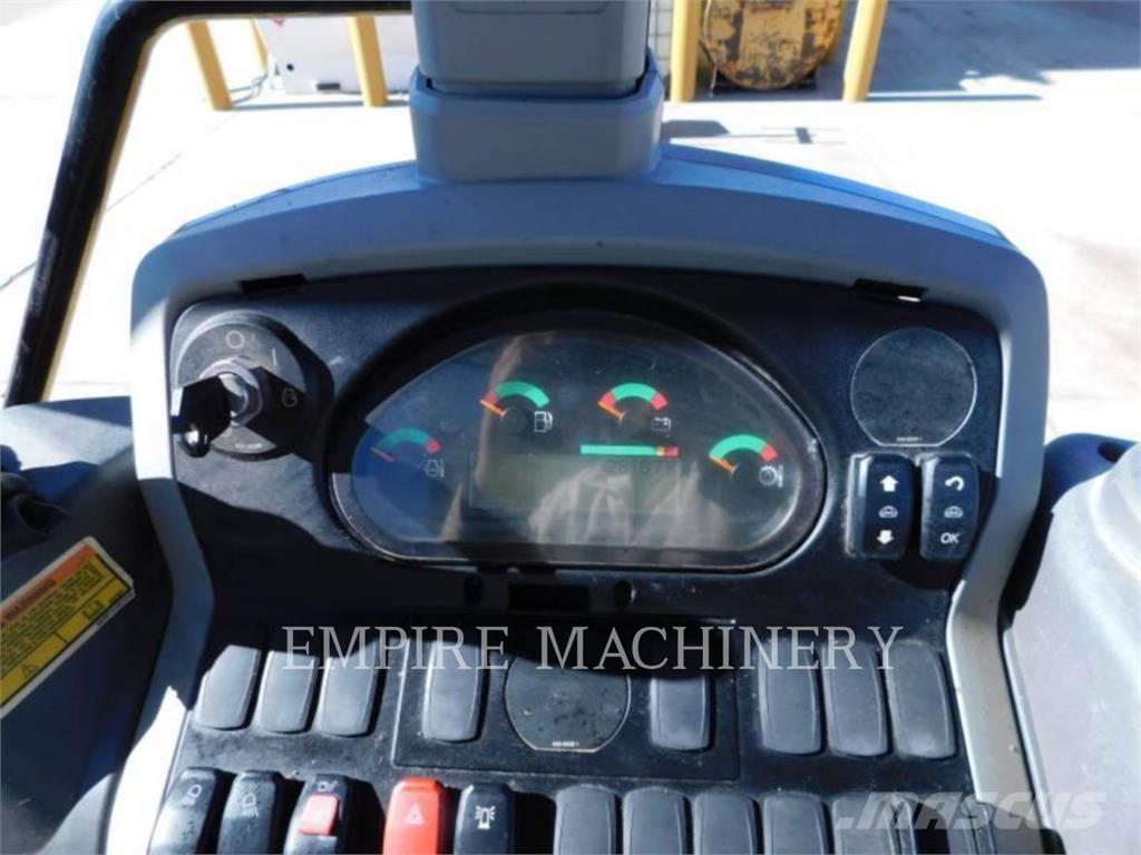 CAT 415F2 IL Carregadeiras de rodas