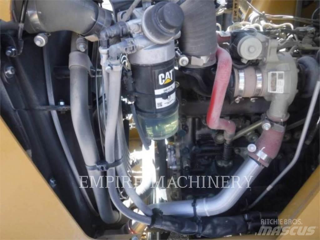 CAT 415IL Carregadeiras de rodas