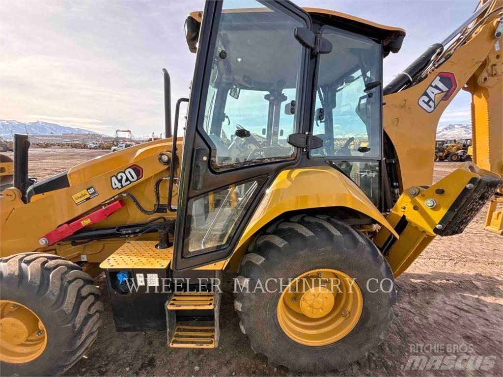 CAT 420 Retroescavadeiras