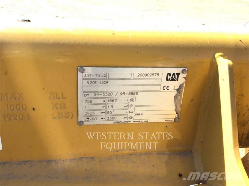 CAT 420 Retroescavadeiras