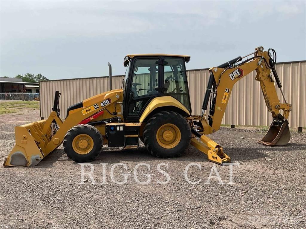 CAT 42007 Retroescavadeiras