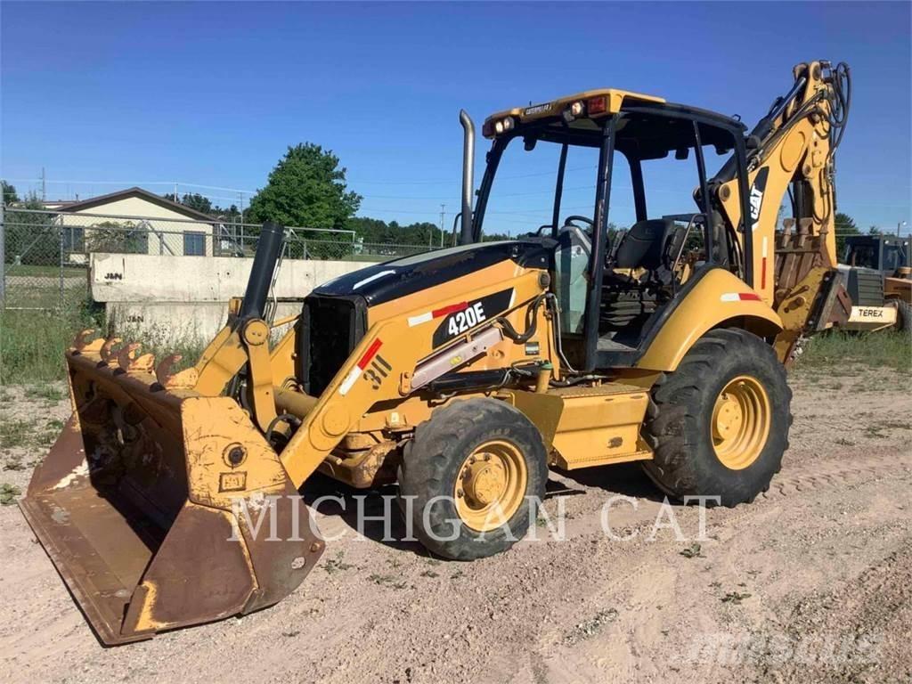 CAT 420E Retroescavadeiras