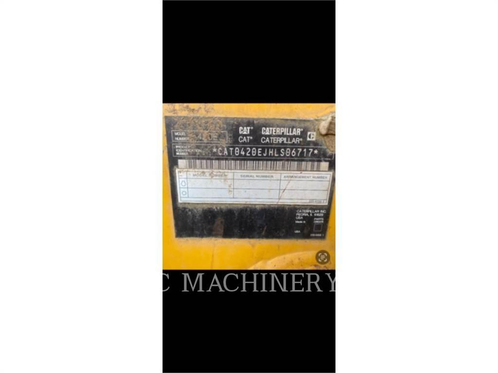 CAT 420E Retroescavadeiras