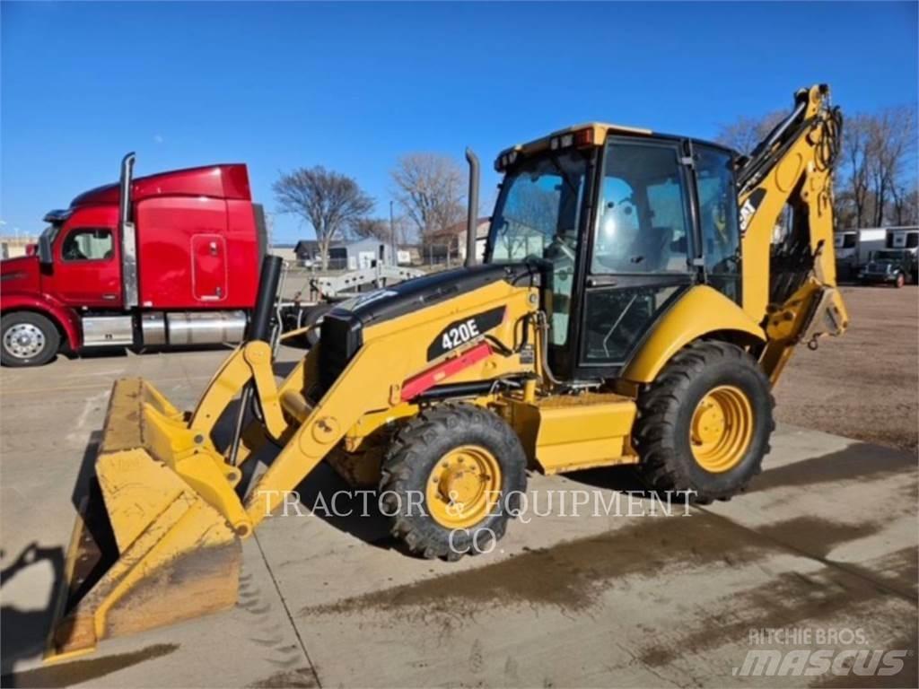 CAT 420E Retroescavadeiras
