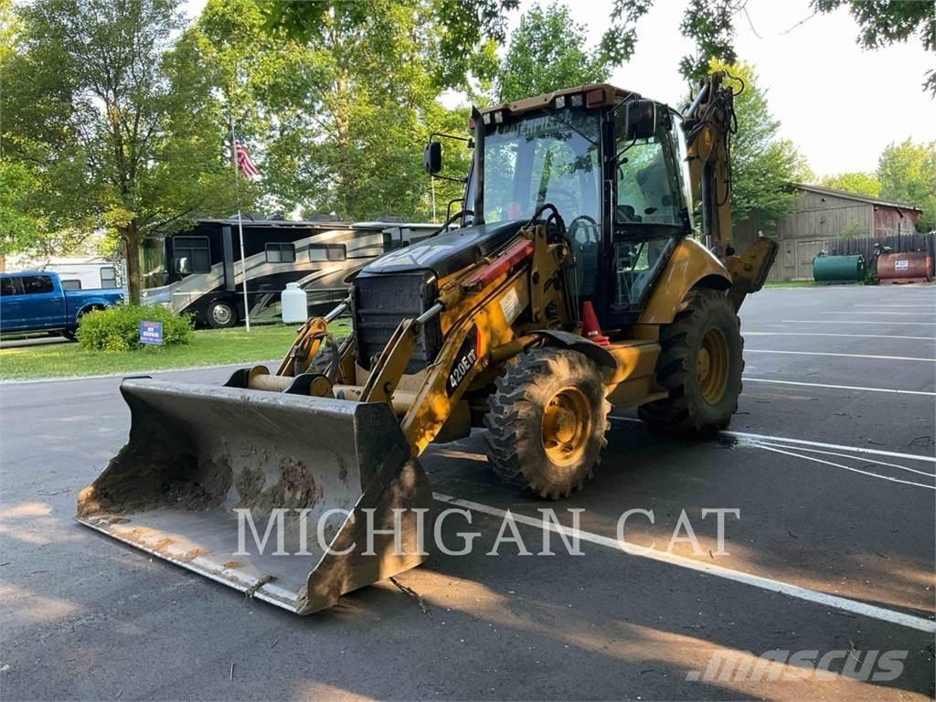 CAT 420E Retroescavadeiras