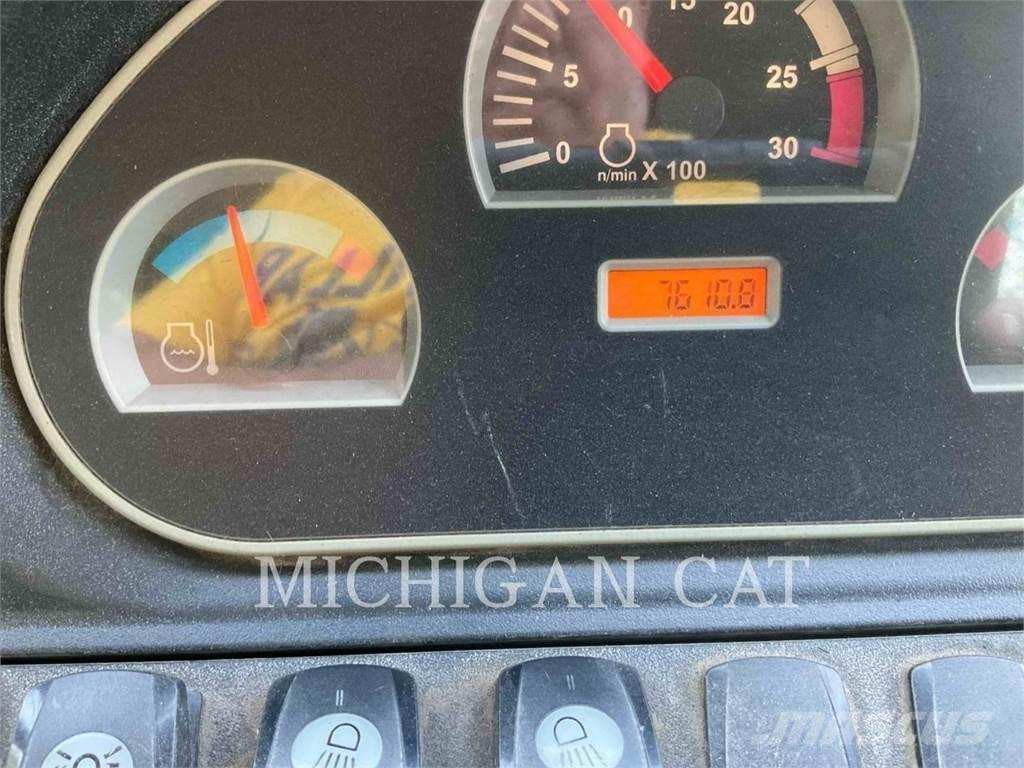 CAT 420E Retroescavadeiras