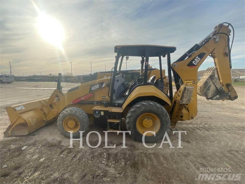 CAT 420F Retroescavadeiras