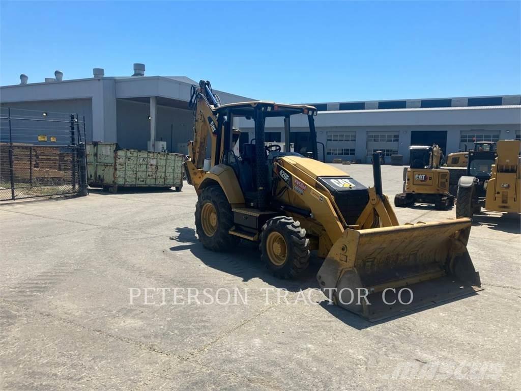 CAT 420F2 Retroescavadeiras