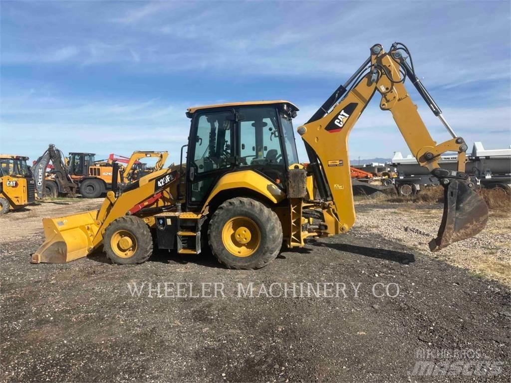 CAT 420F2 Retroescavadeiras