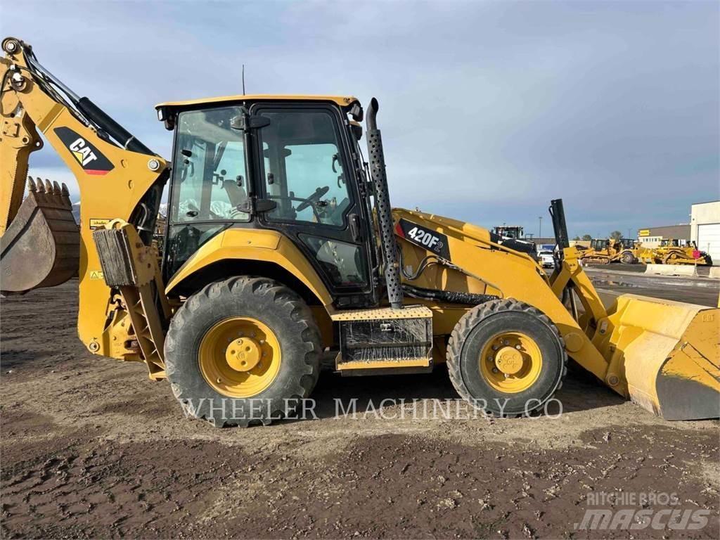 CAT 420F2 Retroescavadeiras