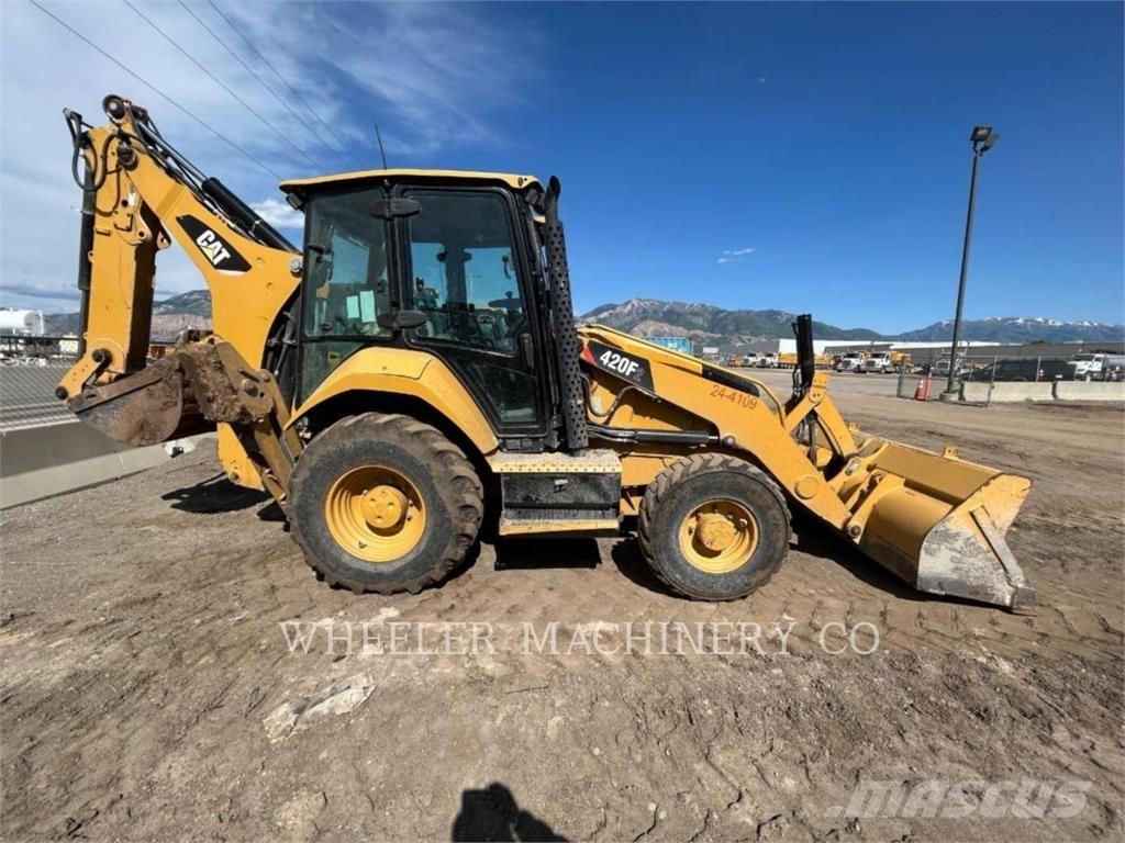 CAT 420F2 Retroescavadeiras