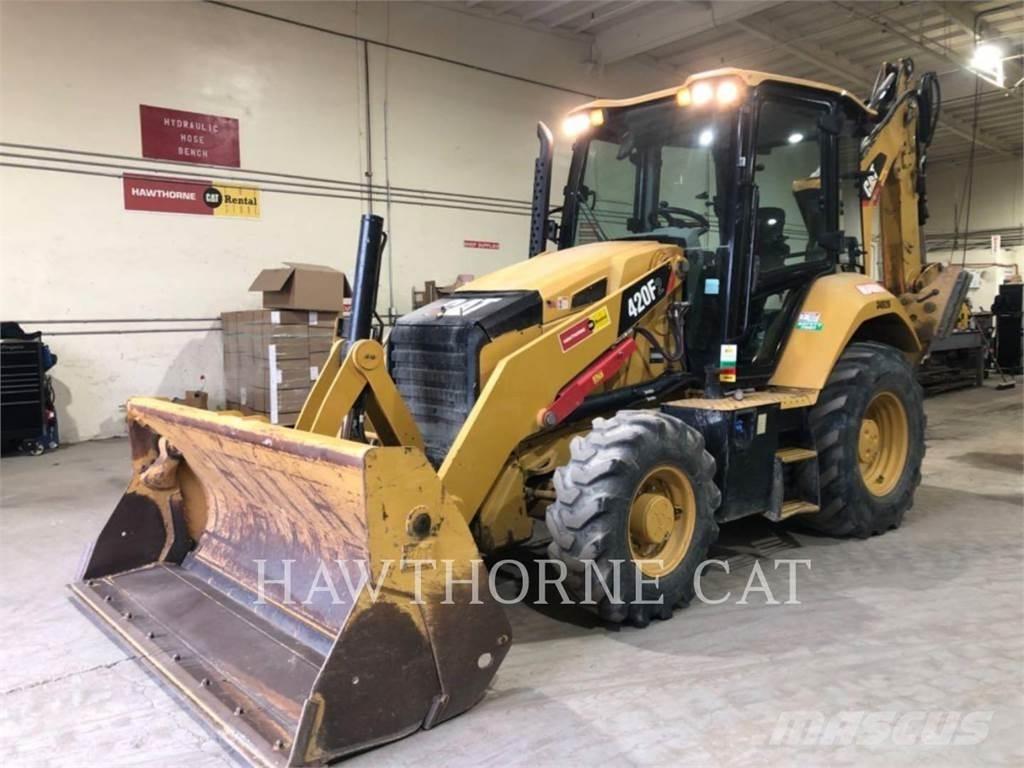 CAT 420F2 Retroescavadeiras