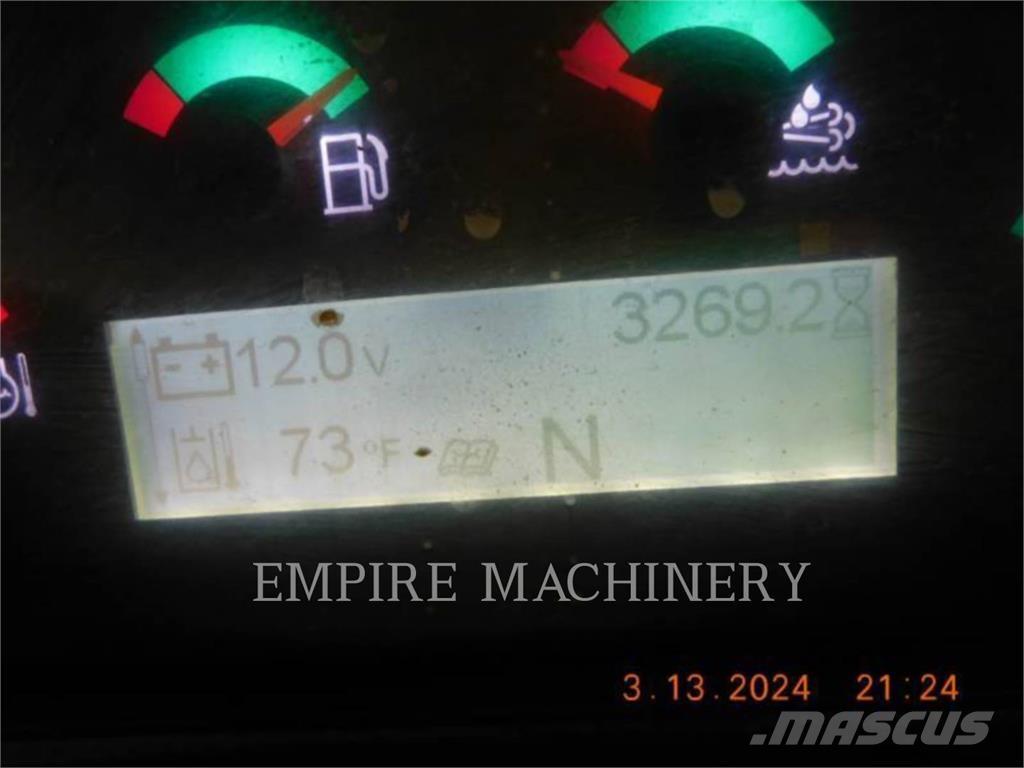 CAT 420F2 4EO Retroescavadeiras