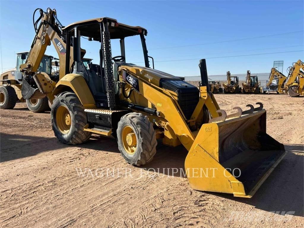 CAT 420F2 4WDE Retroescavadeiras