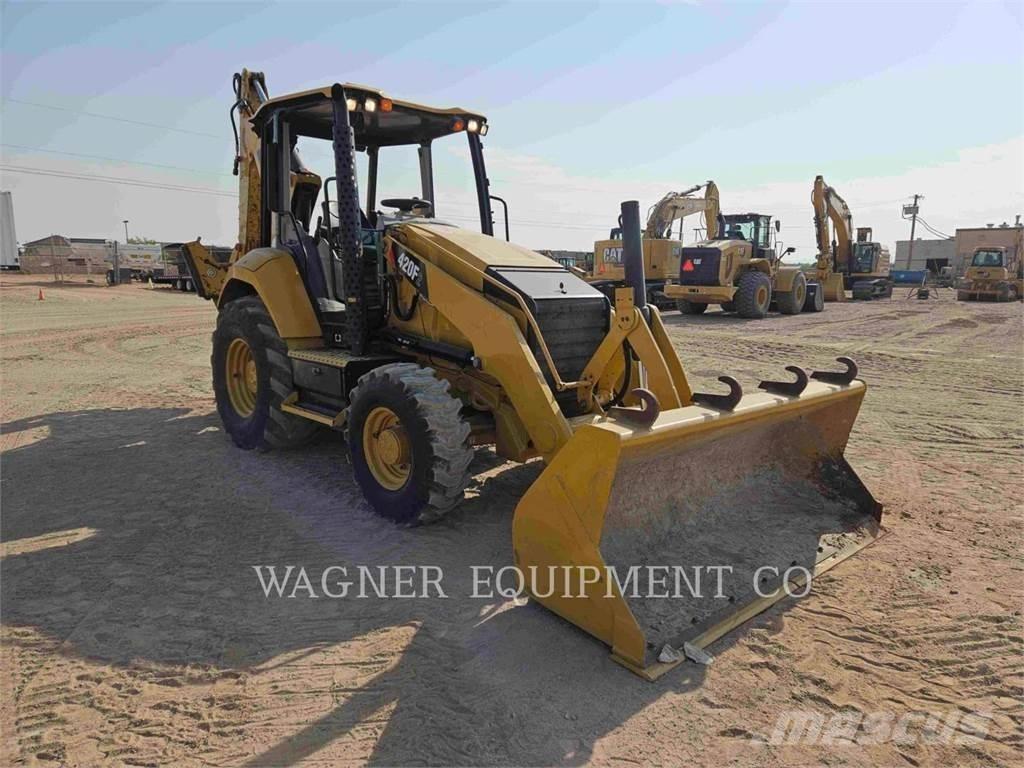 CAT 420F2 4WDS Retroescavadeiras