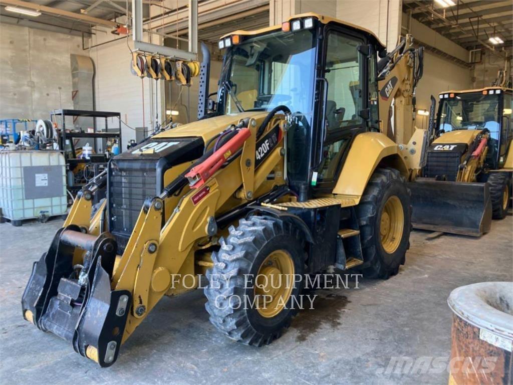 CAT 420F2IT Retroescavadeiras