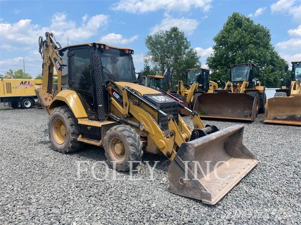 CAT 420F2IT Retroescavadeiras