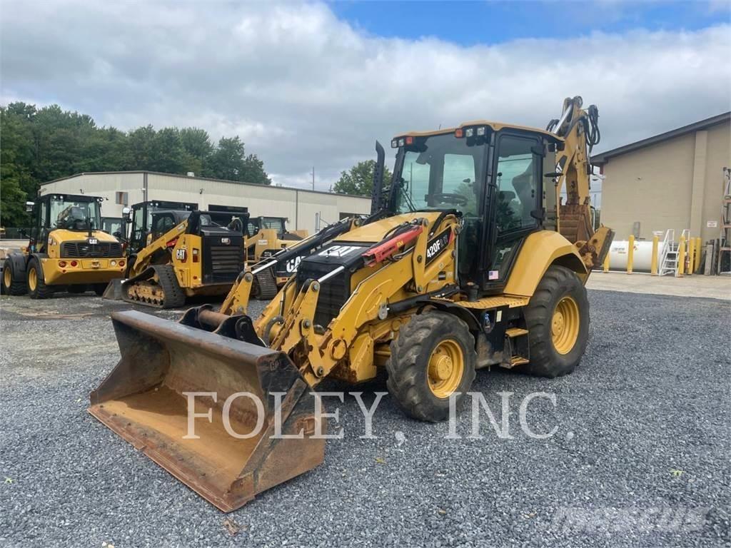 CAT 420F2IT Retroescavadeiras