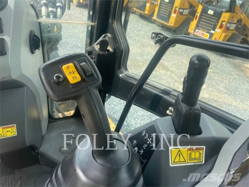 CAT 420F2IT Retroescavadeiras