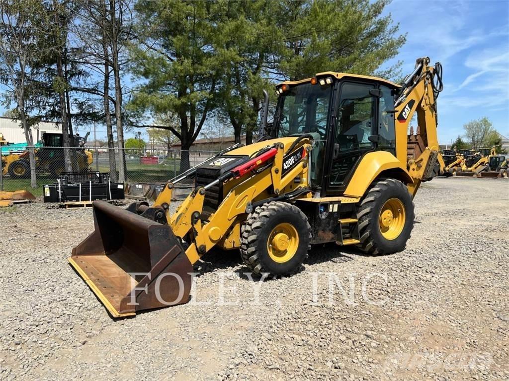 CAT 420F2IT Retroescavadeiras