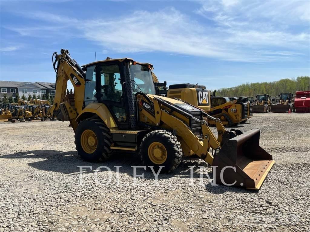 CAT 420F2IT Retroescavadeiras