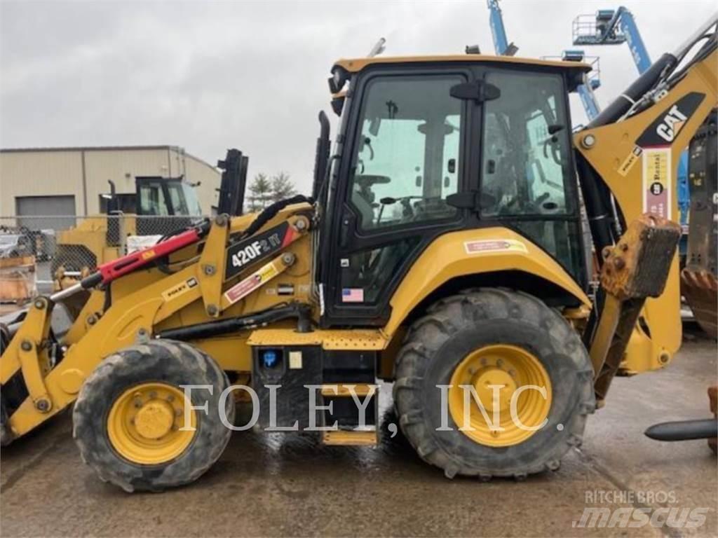 CAT 420F2IT Retroescavadeiras