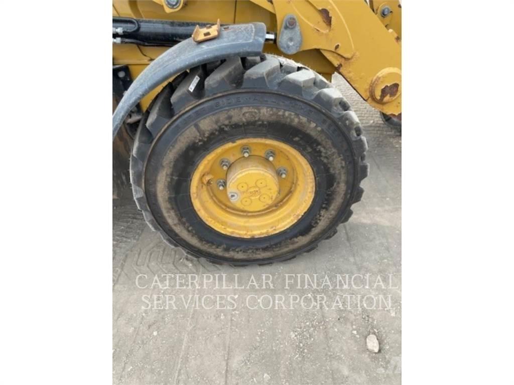 CAT 420F2IT Retroescavadeiras