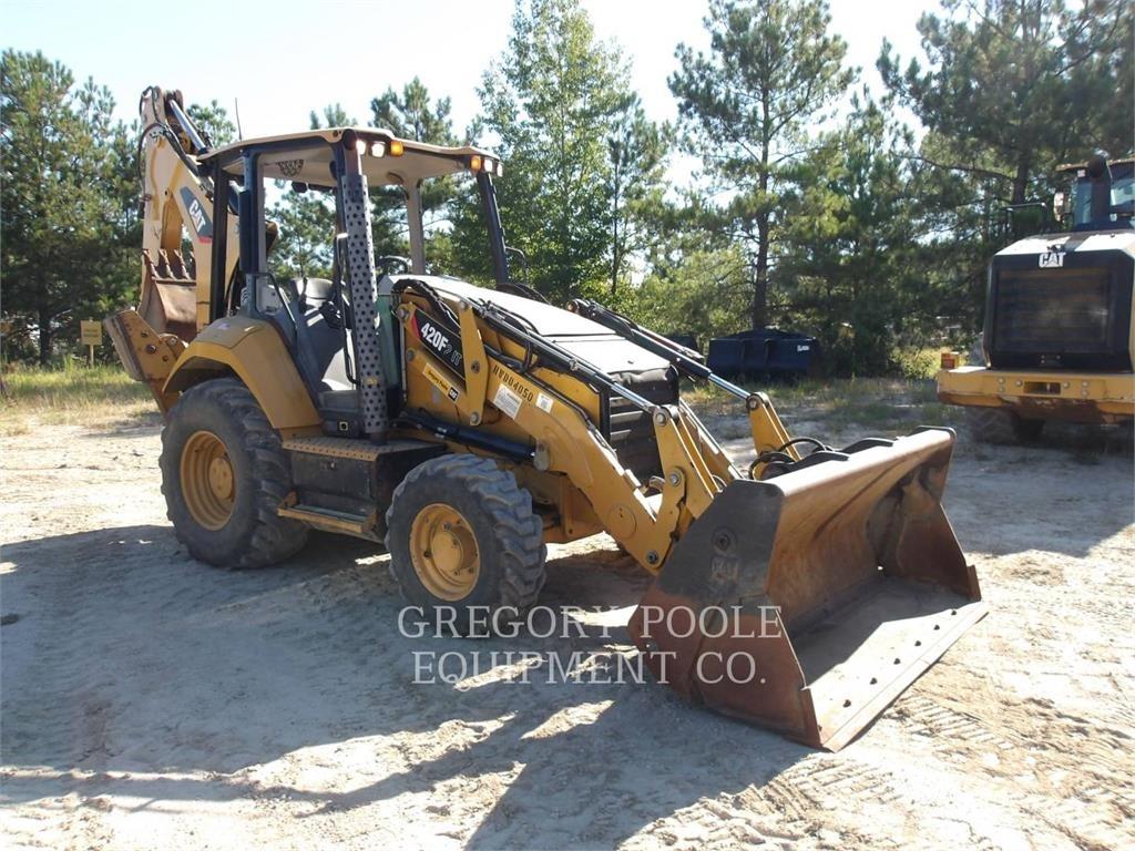 CAT 420F2IT Retroescavadeiras