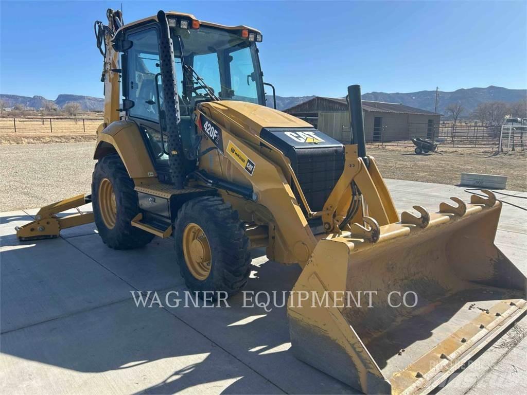 CAT 420F2ST Retroescavadeiras