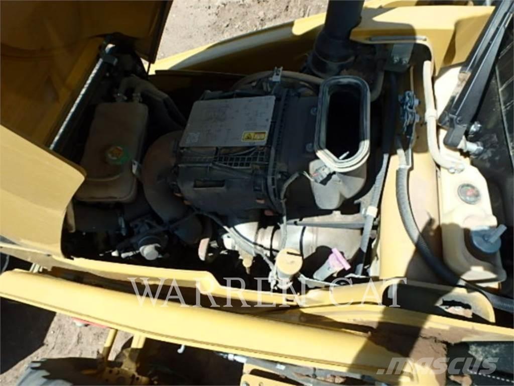 CAT 420XE AE4T Retroescavadeiras
