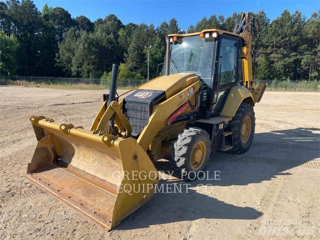 CAT 43007 Retroescavadeiras