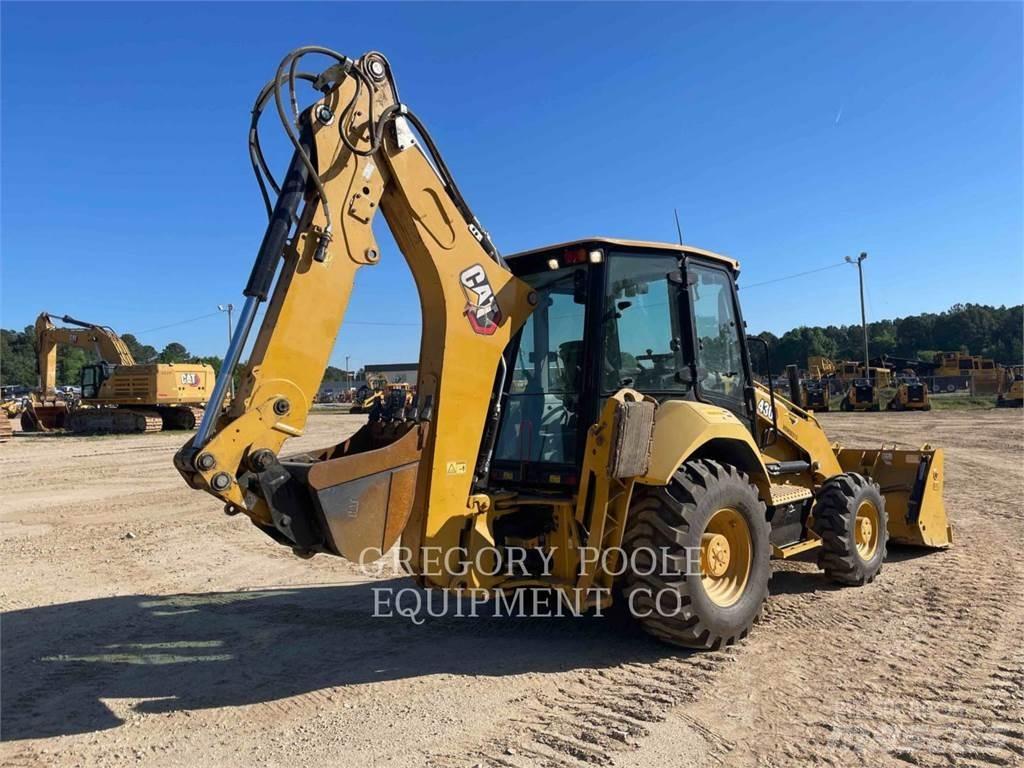 CAT 43007 Retroescavadeiras