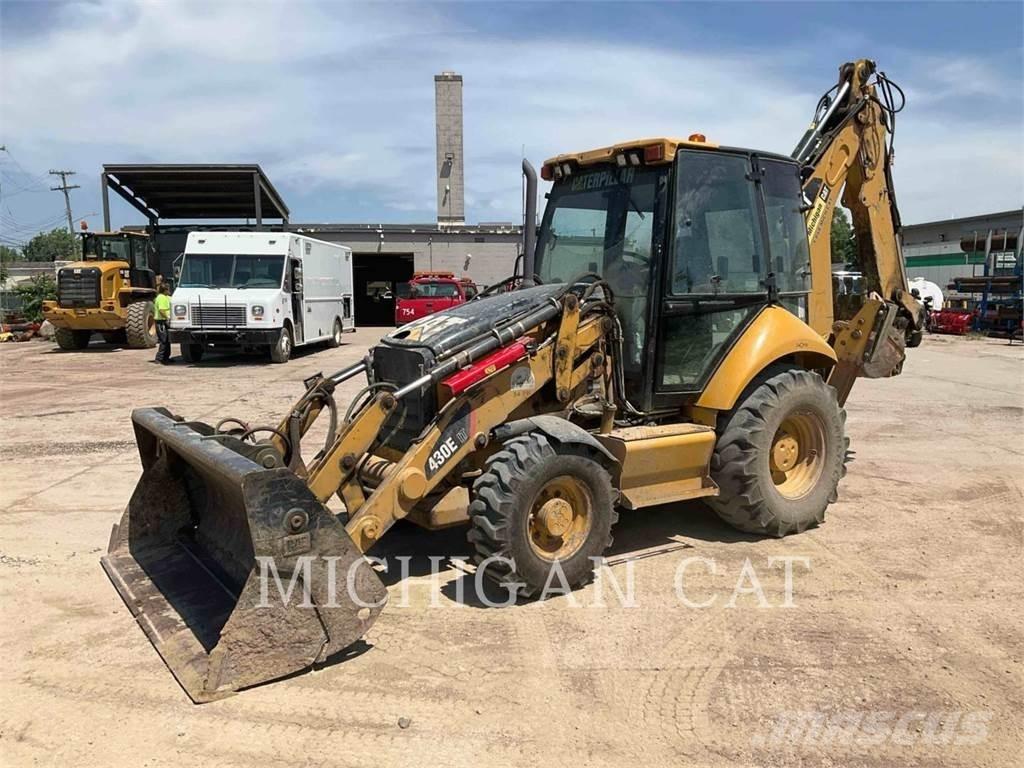 CAT 430EIT A Retroescavadeiras