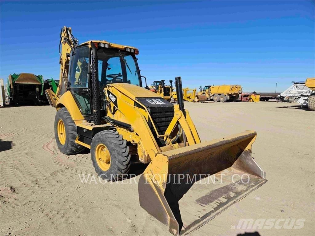 CAT 430F 4WD Retroescavadeiras