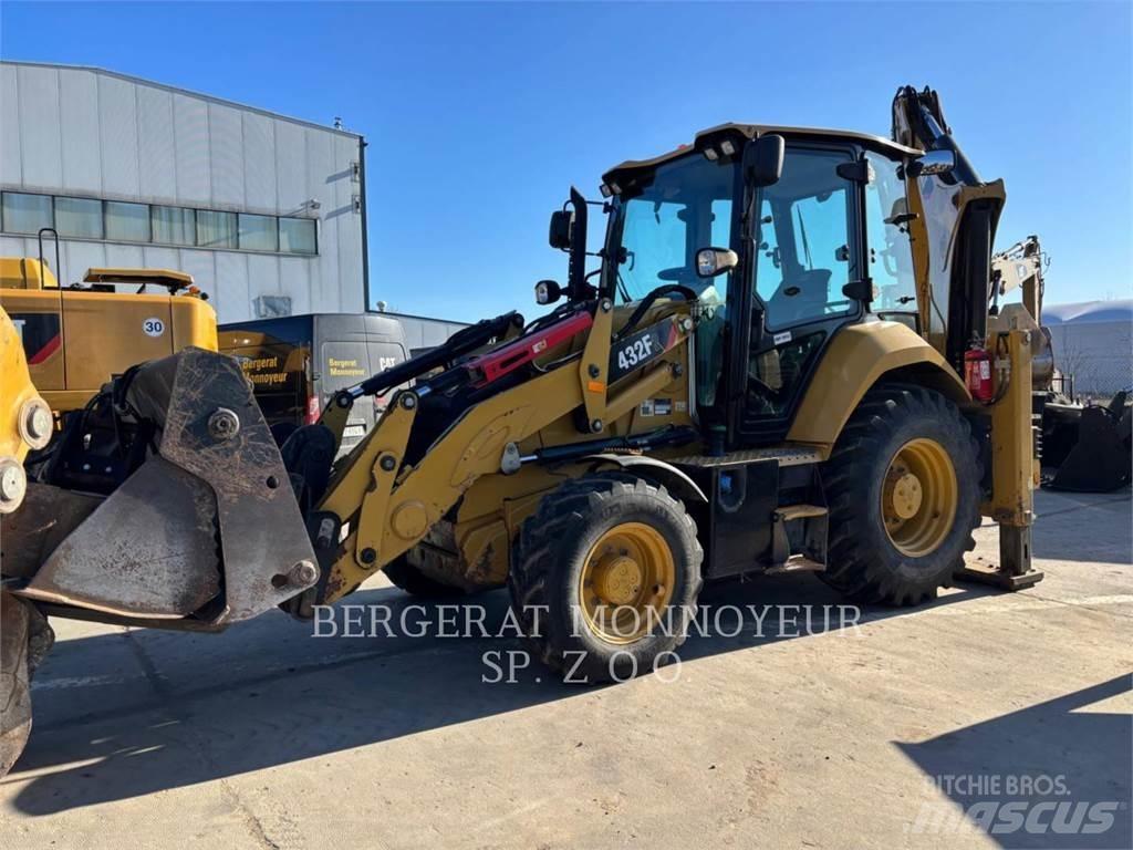 CAT 432F2 Retroescavadeiras
